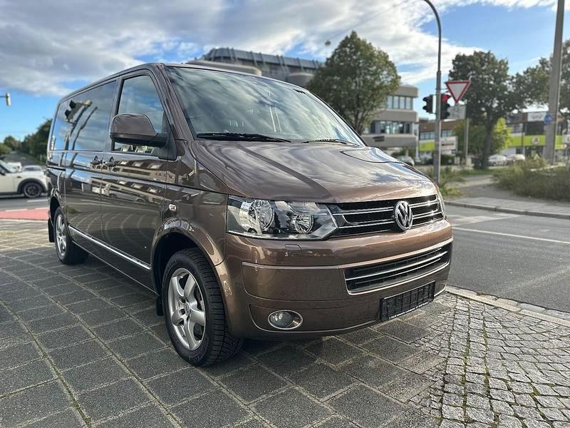 Braun Gebraucht 2010 VW T5 Highline Van | 21.999 € (Etwas zu teuer) - Bild 1/4