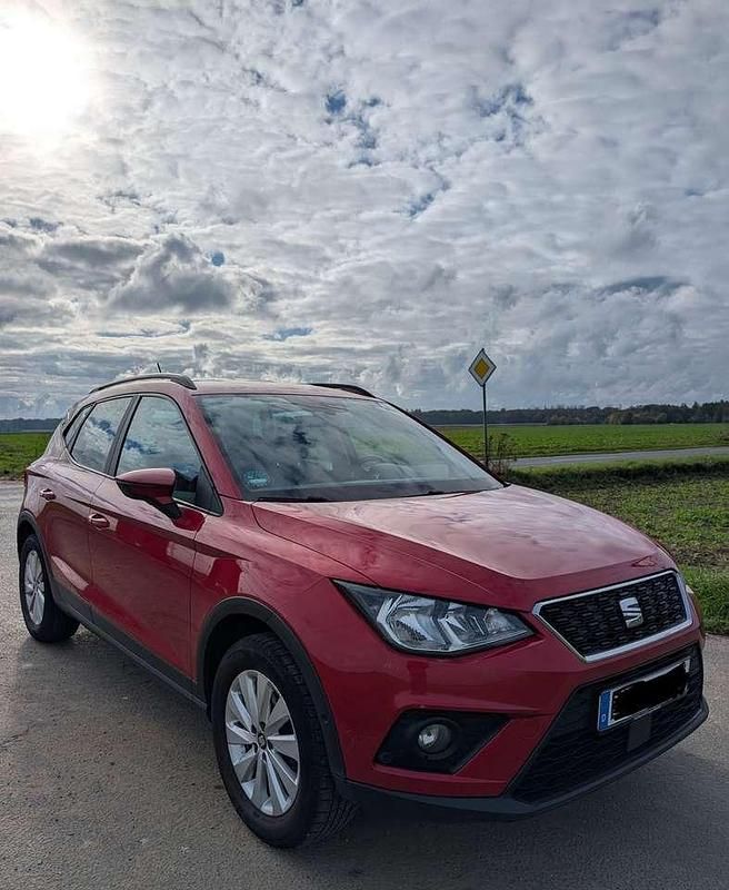 Rot Gebraucht 2018 Seat Arona Style SUV | 11.000 € (Guter Preis) - Bild 1/4