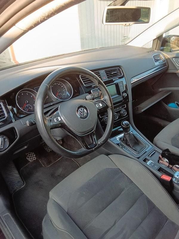 Gebraucht VW Golf VII Highline 125 PS (91 kW) 2015 Schwarz Limousine