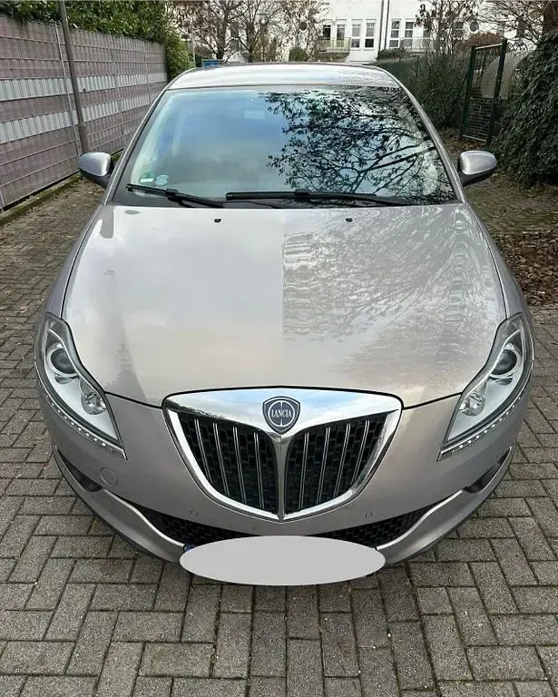 Gebraucht Lancia Delta 120 PS (88 kW) 2010 Silber Kleinwagen