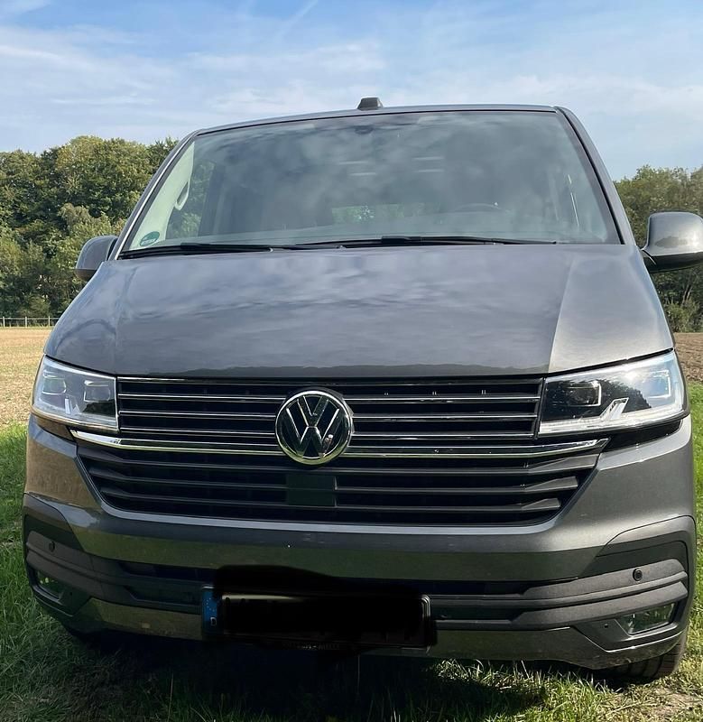 Gebraucht VW Multivan Comfortline 150 PS (110 kW) 2021 Grau Van