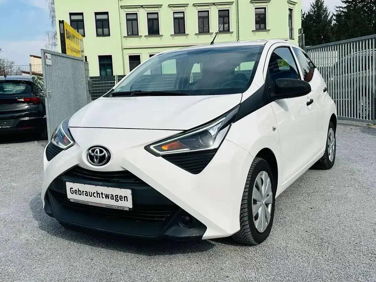 Gebraucht Toyota Aygo 72 PS (52 kW) 2021 Pianosaweiß Kleinwagen
