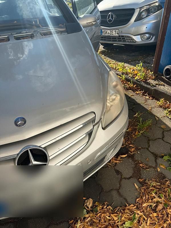 Gebraucht Mercedes B180 109 PS (80 kW) 2006 Silber Van / Kleinbus