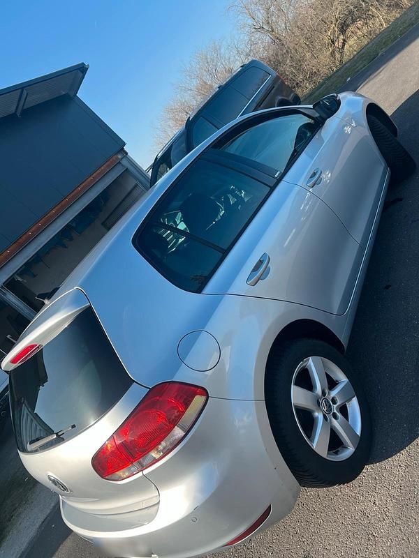 Gebraucht VW Golf VI 105 PS (77 kW) 2011 Grau Kleinwagen