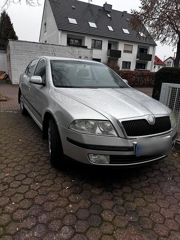 Gebraucht 2011 Skoda Octavia Limousine | 2.400 € (Superpreis) - Bild 1/4