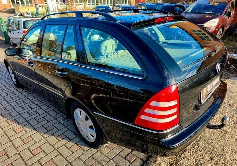 Gebraucht Mercedes C200 163 PS (119 kW) 2004 Schwarz Kombi