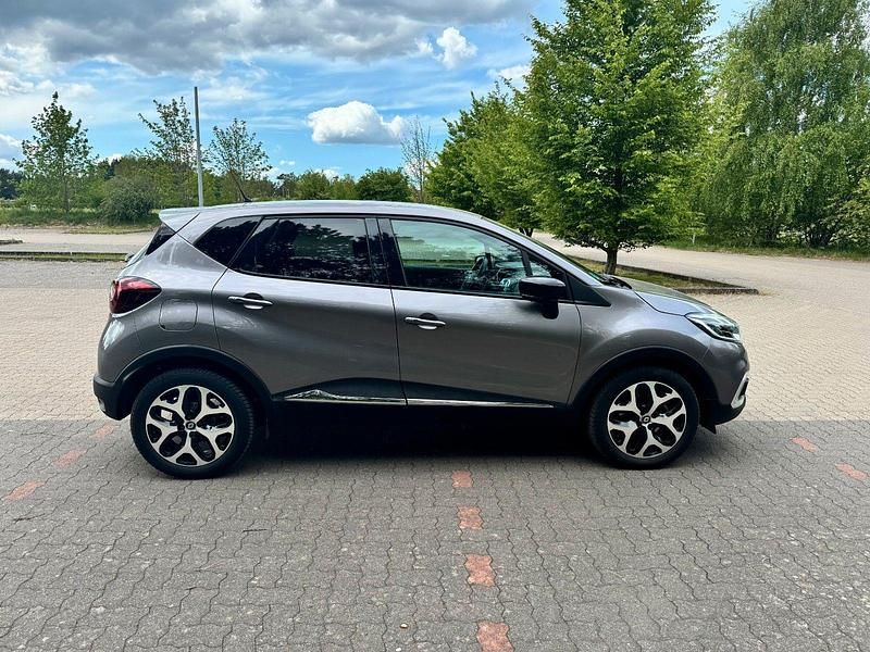 Używany Renault Captur Collection 131 KM (96 kW) 2019 Szary SUV
