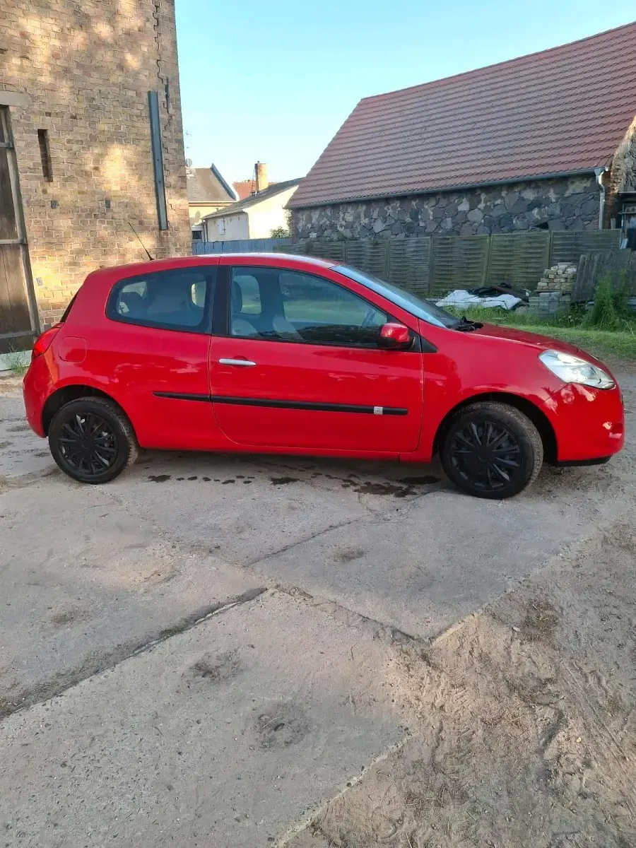 Gebraucht Renault Clio 75 PS (55 kW) 2010 Kleinwagen