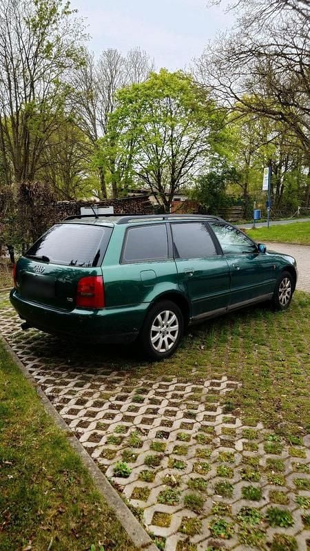 Gebraucht Audi A4 125 PS (91 kW) 1999 Grün Kombi