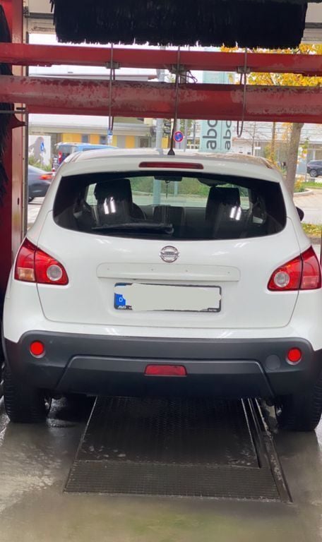 Weiß Gebraucht 2009 Nissan Qashqai Acenta SUV | 4.999 € (Guter Preis) - Bild 1/4
