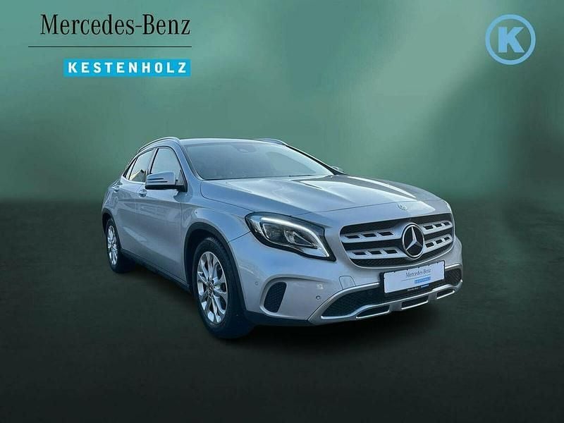 Gebraucht Mercedes GLA250 Urban 211 PS (155 kW) 2017 Polarsilber SUV
