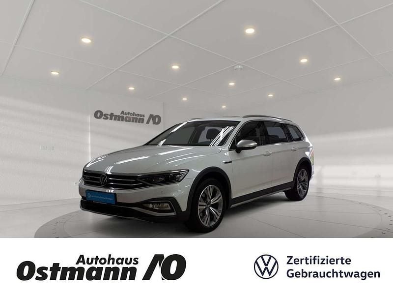 Oryxweiß perlmutteffekt Gebraucht 2022 VW Passat Alltrack Kombi | 34.784 € (Fairer Preis) - Bild 1/4