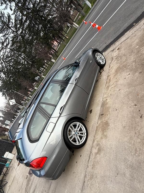 Gebraucht BMW 320 177 PS (130 kW) 2009 Grau Kombi