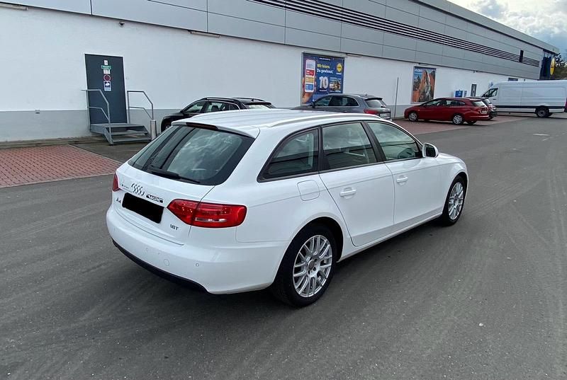 Gebraucht Audi A4 Attraction 160 PS (117 kW) 2008 Ibisweiß Kombi