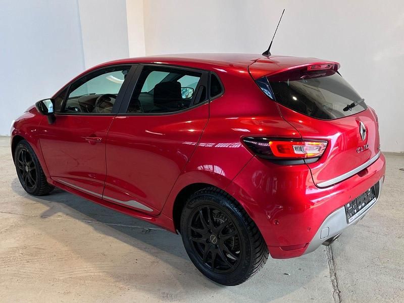 Gebraucht Renault Clio IV Life 118 PS (86 kW) 2018 Rot Kleinwagen