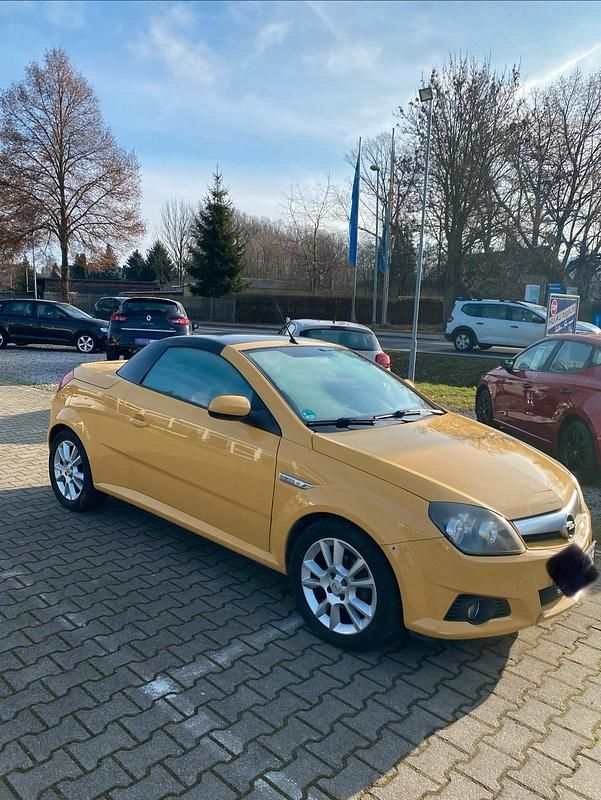 Gebraucht Opel Tigra 125 PS (91 kW) 2004 Gelb Cabrio