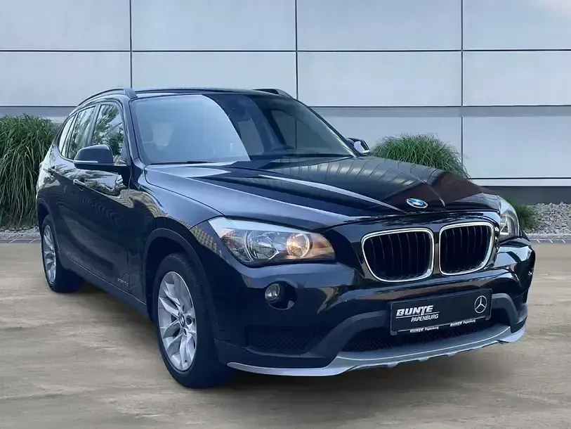 Gebraucht BMW X1 Advantage 143 PS (105 kW) 2015 Schwarz (schwarz) SUV