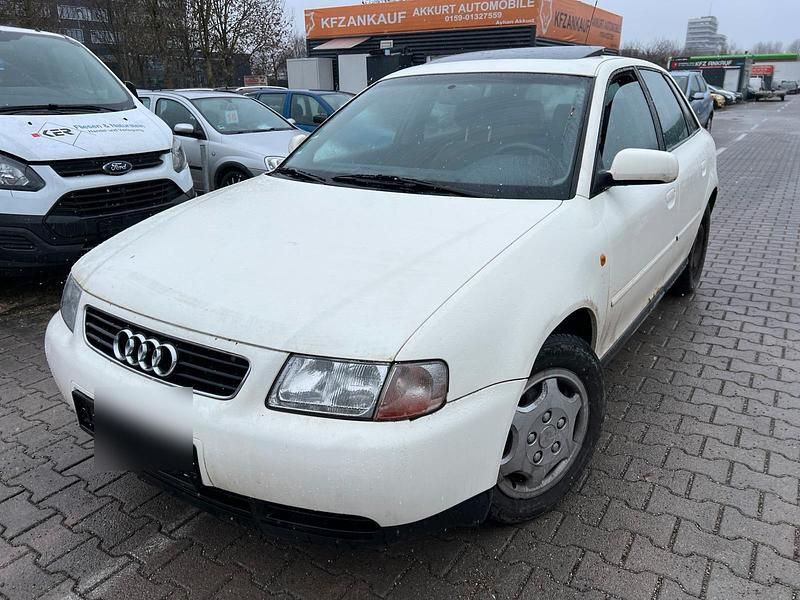 Weiß Gebraucht 2000 Audi A3 Limousine | 550 € (Superpreis) - Bild 1/4