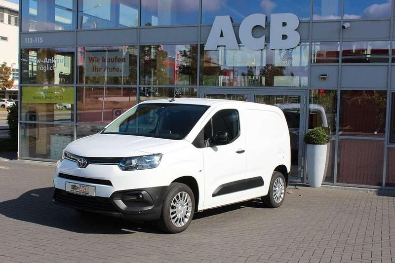 Weiß Gebraucht 2023 Toyota Proace Van / Kleinbus | 14.500 € - Bild 1/4