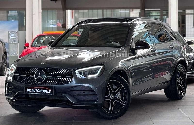 Gebraucht Mercedes GLC300 AMG line 245 PS (180 kW) 2020 Selenitgrau SUV