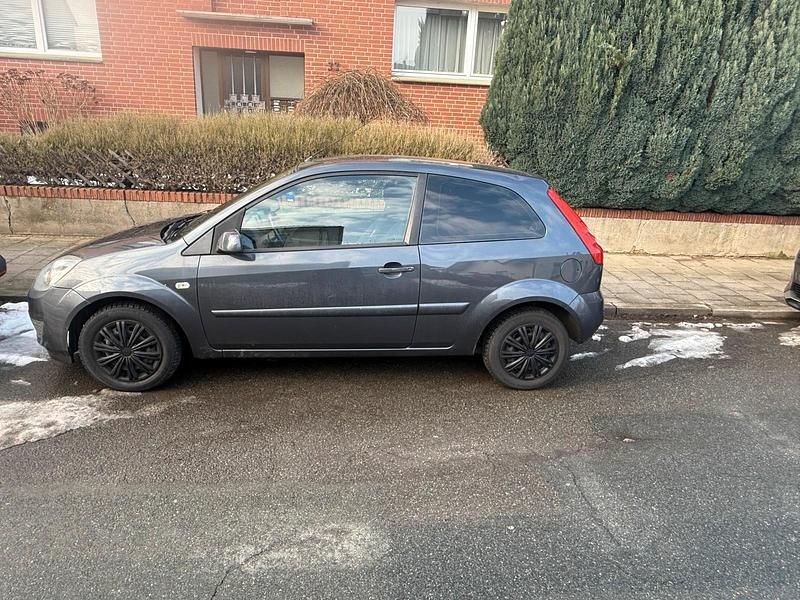 Gebraucht Ford Fiesta 51 PS (37 kW) 2008 Schwarz Kleinwagen