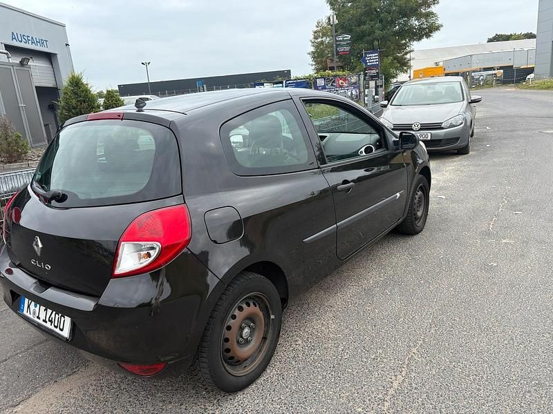 Schwarz Gebraucht 2012 Renault Clio IV Kleinwagen | 1.200 € - Bild 1/4