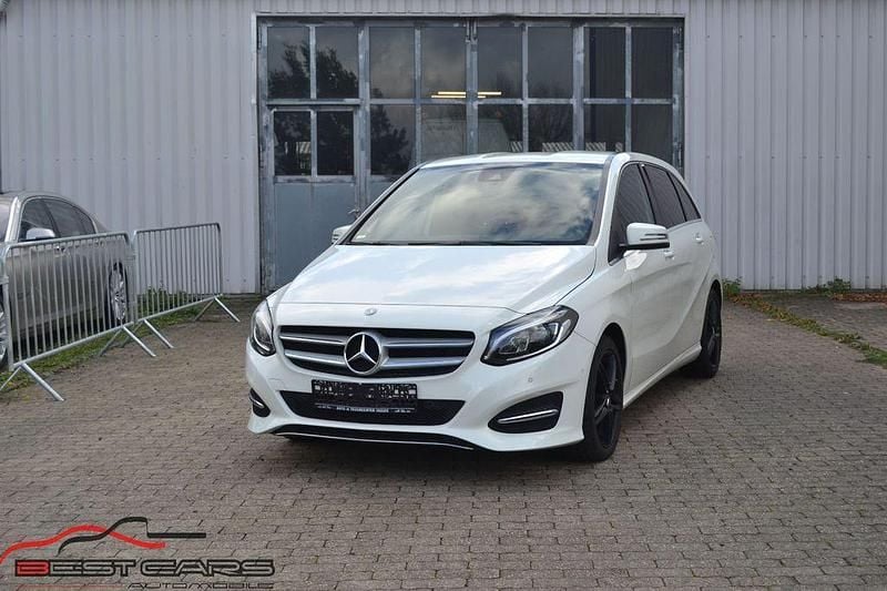 Weiß Gebraucht 2015 Mercedes B200 Van / Kleinbus | 9.950 € (Guter Preis) - Bild 1/4