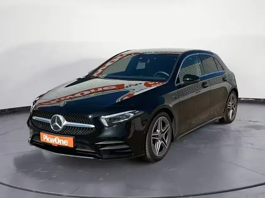 Gebraucht Mercedes A200 AMG line 163 PS (119 kW) 2020 Limousine
