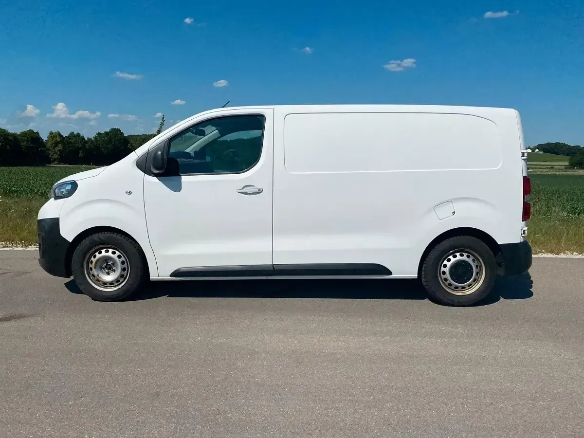 Gebraucht Peugeot Expert 177 PS (130 kW) 2019 Weiß Van