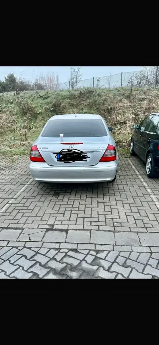 Gebraucht Mercedes E220 170 PS (125 kW) 2007 Silber Limousine