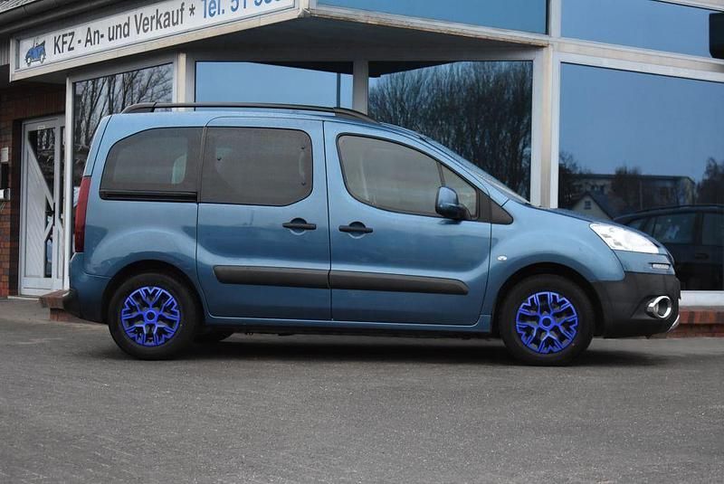 Gebraucht Peugeot TePee Active 92 PS (67 kW) 2013 Blau Van / Kleinbus