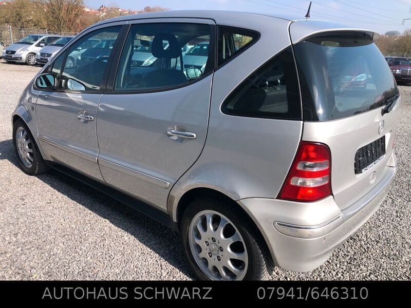 Gebraucht Mercedes A190 Elegance 125 PS (91 kW) 2001 Silber Limousine