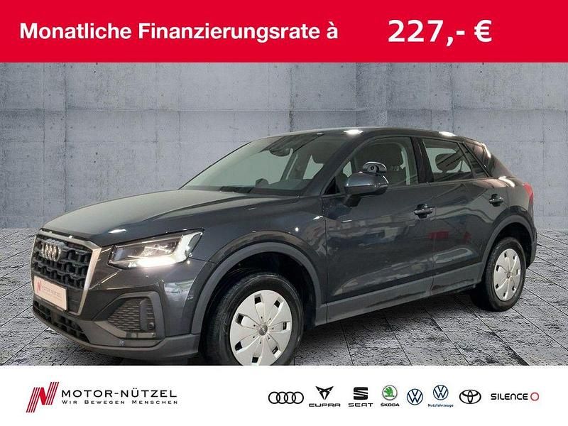 Grau Gebraucht 2023 Audi Q2 Basis SUV | 18.490 € (Fairer Preis) - Bild 1/4