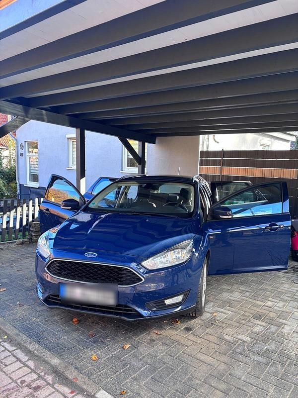 Blau Gebraucht 2018 Ford Focus Kombi | 6.000 € (Superpreis) - Bild 1/4
