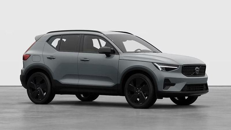 Neu Volvo XC40 163 PS (119 kW) 2025 Grau SUV