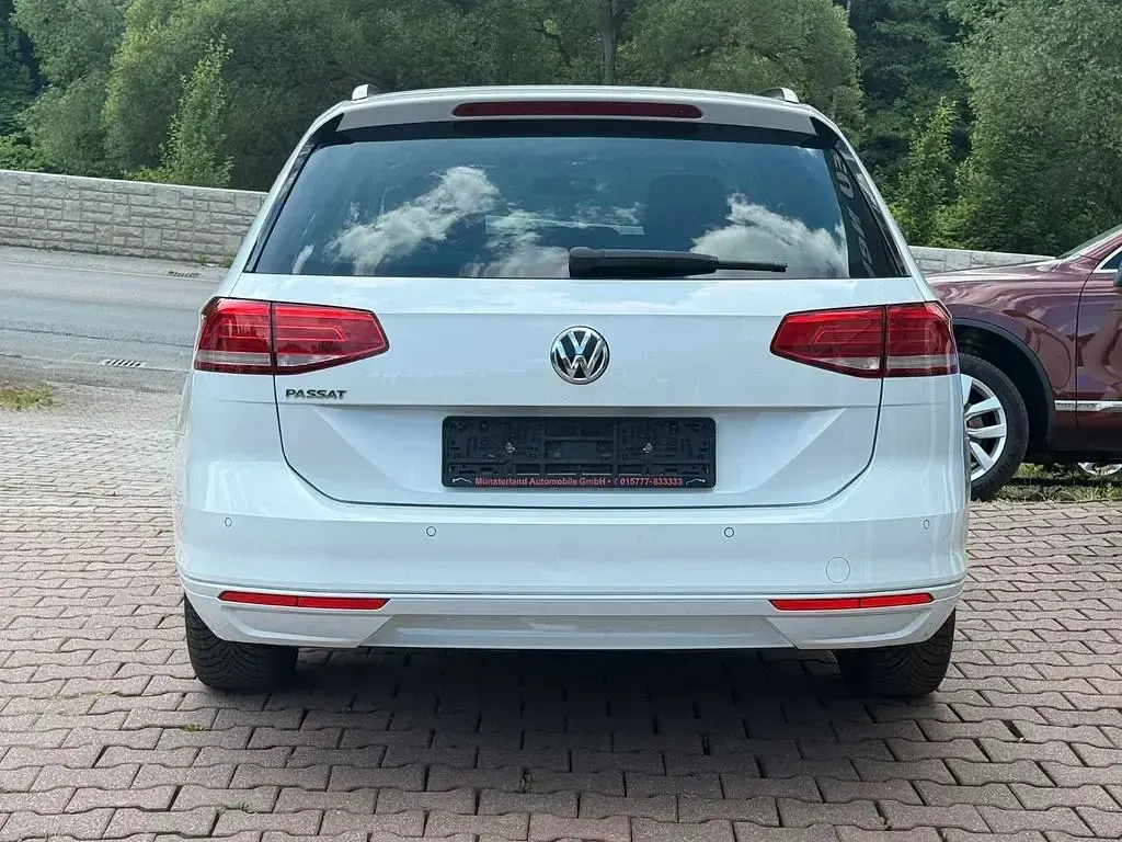 Gebraucht VW Passat Comfortline 150 PS (110 kW) 2018 Weiß Kombi