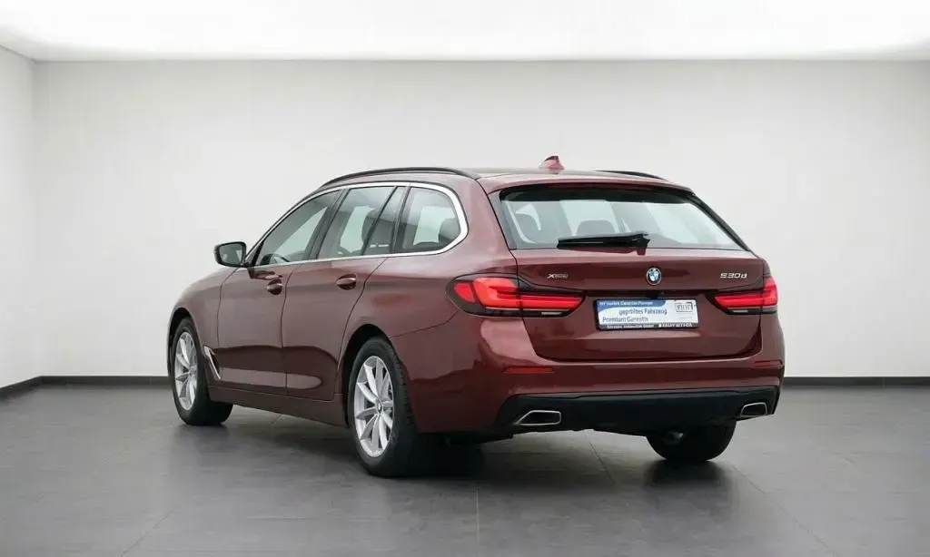Gebraucht BMW 530 Sport Line 286 PS (210 kW) 2021 Rot Kombi