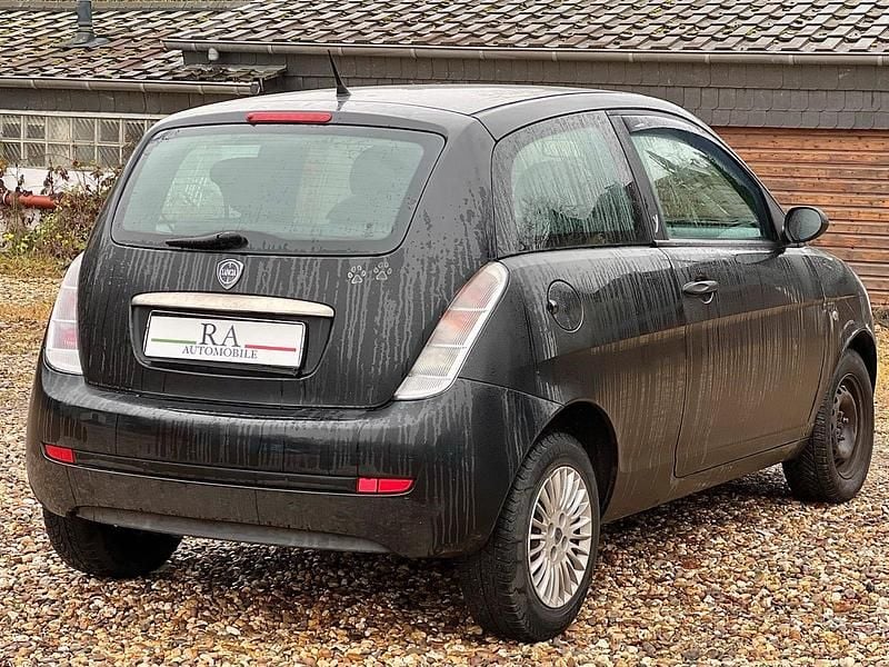 Gebraucht Lancia Ypsilon 60 PS (44 kW) 2009 Schwarz Kleinwagen