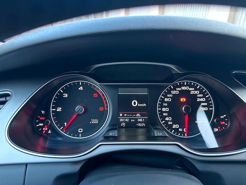 Gebraucht Audi A4 Premium 143 PS (105 kW) 2012 Schwarz Limousine