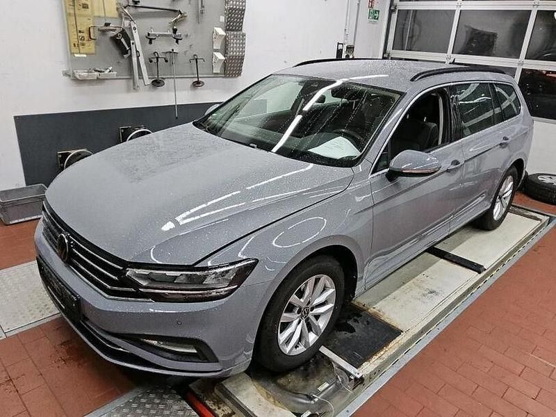 Gebraucht VW Passat Business 150 PS (110 kW) 2022 Grau Kombi