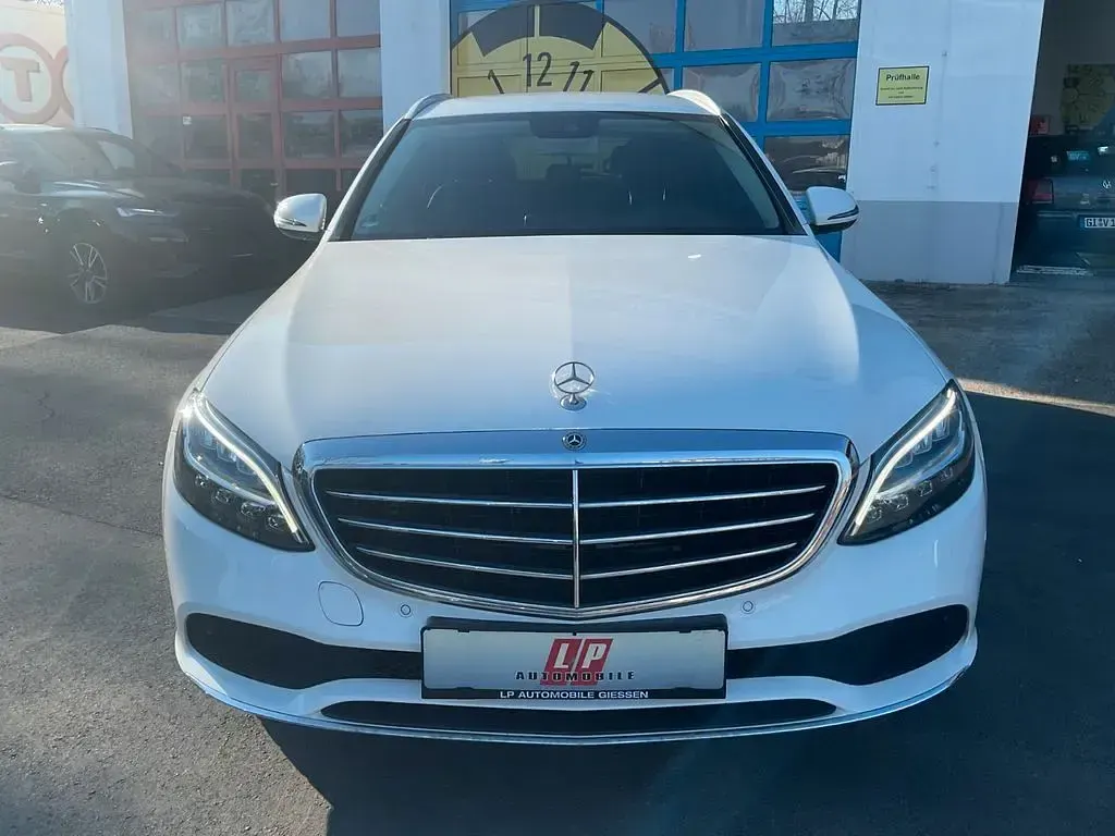 Gebraucht Mercedes C200 Exclusive 184 PS (135 kW) 2018 Weiß Kombi