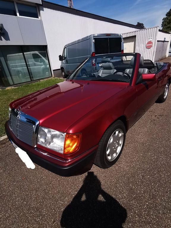 Gebraucht Mercedes 300 220 PS (161 kW) 1993 Rot Cabrio