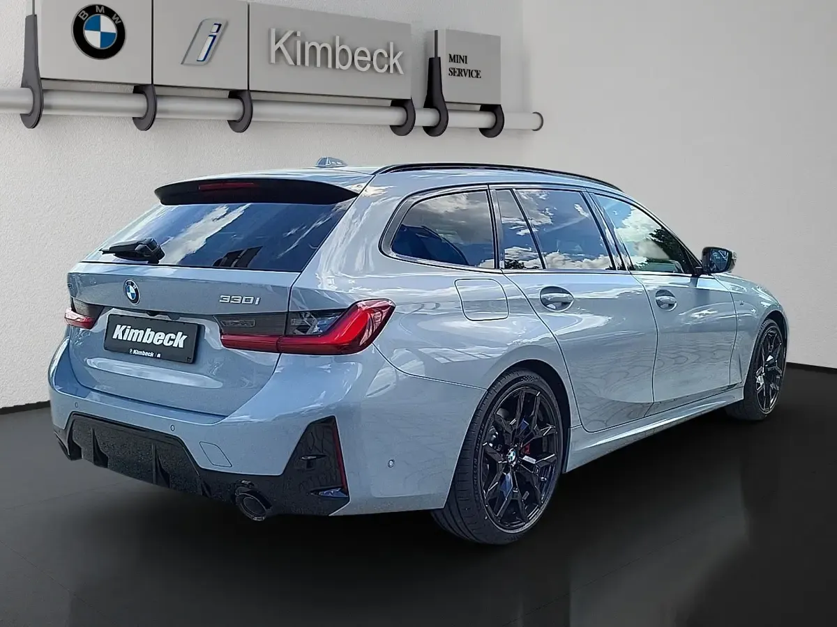 Neu BMW 330 M Sport 245 PS (180 kW) 2026 M brooklyn grau Kombi