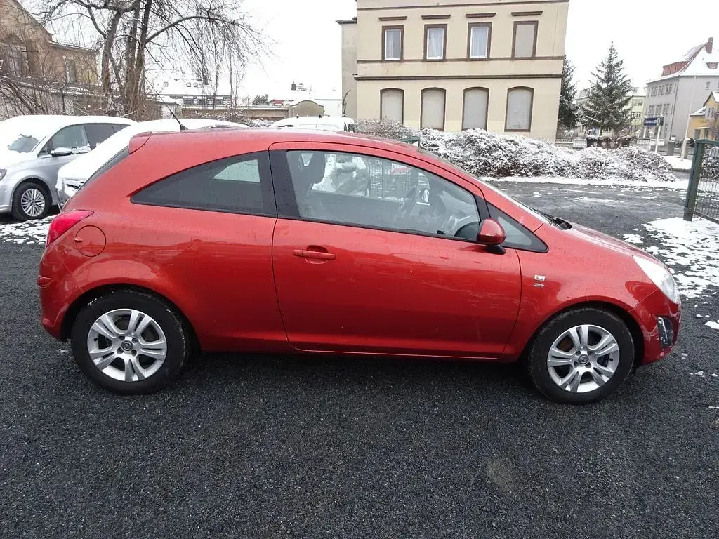 Usado Opel Corsa Satellite 87 HP (63 kW) 2011 Laranja Citadino