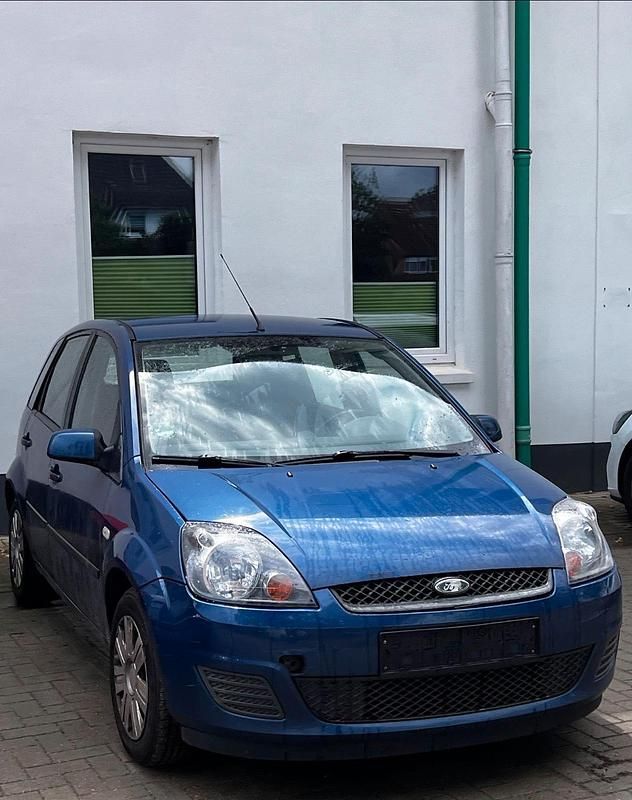 Gebraucht Ford Fiesta 80 PS (58 kW) 2008 Blau Kleinwagen