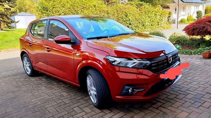 Rot Gebraucht 2022 Dacia Sandero Expression Kleinwagen | 12.900 € (Fairer Preis) - Bild 1/4