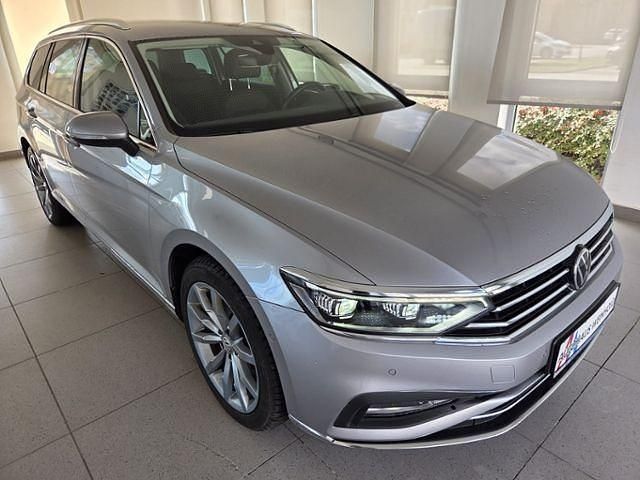 Gebraucht VW Passat Elegance 200 PS (147 kW) 2022 Silber Kombi
