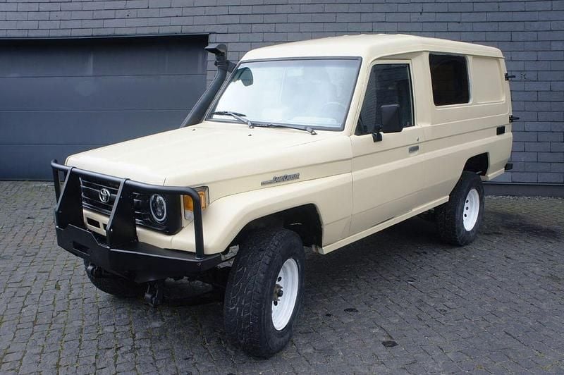 Gebraucht Toyota Land Cruiser 122 PS (89 kW) 1996 Beige SUV