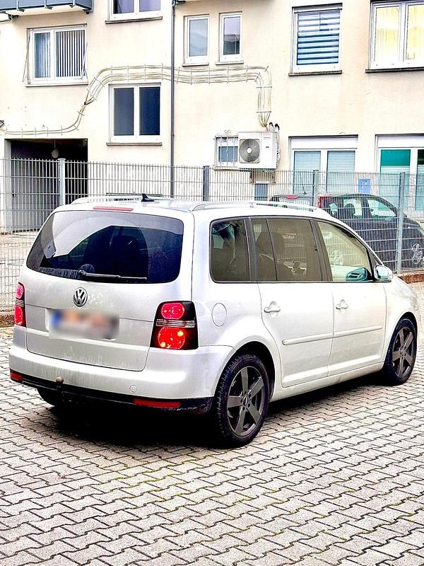 Gebraucht VW Touran Highline 160 PS (117 kW) 2007 Silber Van / Kleinbus