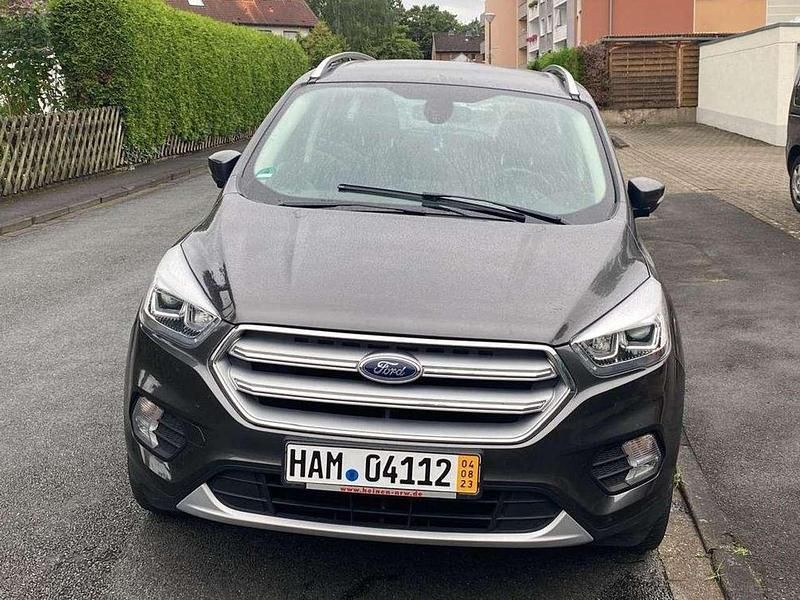 Grau Gebraucht 2019 Ford Kuga SUV | 13.333 € (Superpreis) - Bild 1/4